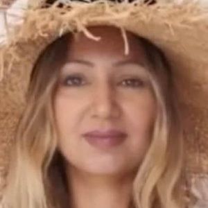 Meet your Posher, Muna